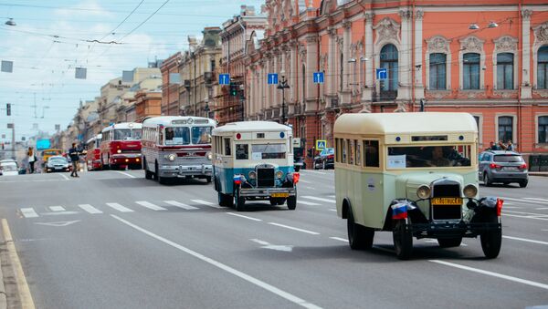Bus parade in St. Petersburg - Sputnik International