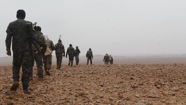 Syrian Democratic Forces fighters advance on Deir ez-Zor - Sputnik International