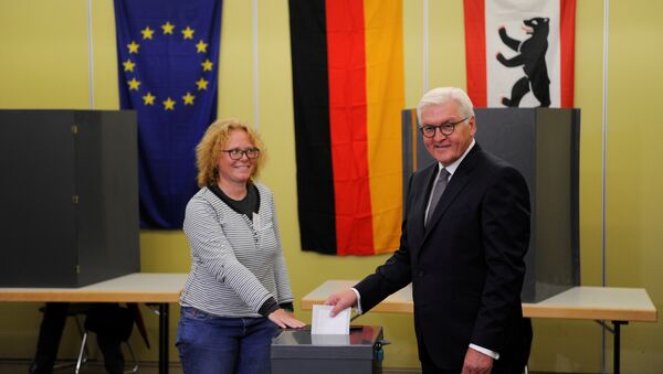 German President Frank-Walter Steinmeier casts his vote on election day in Berlin, Germany September 24, 2017 - Sputnik International