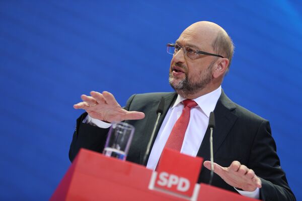 Social Demoratic Party top candidate for chancellor, Martin Schulz, speaks at the party's headquarters in Berlin, Germany, Monday, Sept. 25, 2017 one day after the parliament elections Social Demoratic Party top candidate for chancellor, Martin Schulz, speaks at the party's headquarters in Berlin, Germany, Monday, Sept. 25, 2017 one day after the parliament elections - Sputnik International