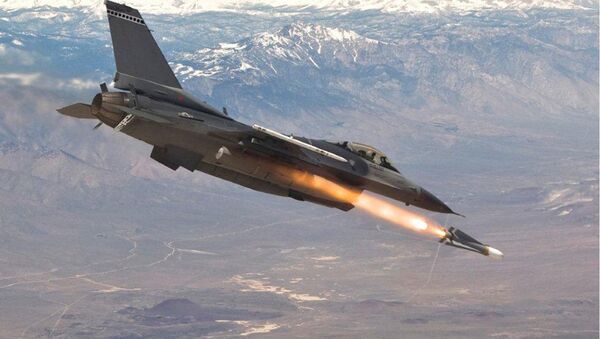 F-16 firing a Maverick missile - Sputnik International