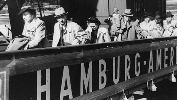 Boarding the SS St. Louis in Hamburg harbor.1939 - Sputnik International
