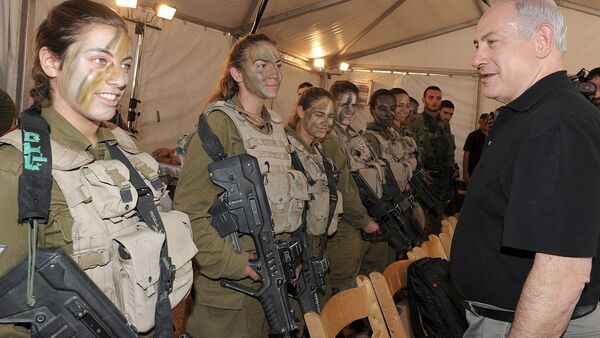 Prime Minister Netanyahu speaks with combat soldiers from the Israeli Defense Forces - Sputnik International