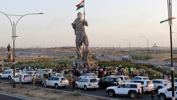 Newly unveiled statue in Kirkuk pays tribute to the Peshmerga, Iraqi Kurdistan's main fighting forces in Kirkuk, Iraq September 23, 2017 - Sputnik International