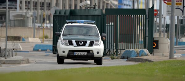 A Spanish civil guard vehicle leaves the port area where two ferries rented by Spain to house hundreds of Spanish national police and civil guard reinforcements are docked a day before the banned October 1 independence referendum, in Barcelona, Spain, September 30, 2017 A Spanish civil guard vehicle leaves the port area where two ferries rented by Spain to house hundreds of Spanish national police and civil guard reinforcements are docked a day before the banned October 1 independence referendum, in Barcelona, Spain, September 30, 2017 - Sputnik International