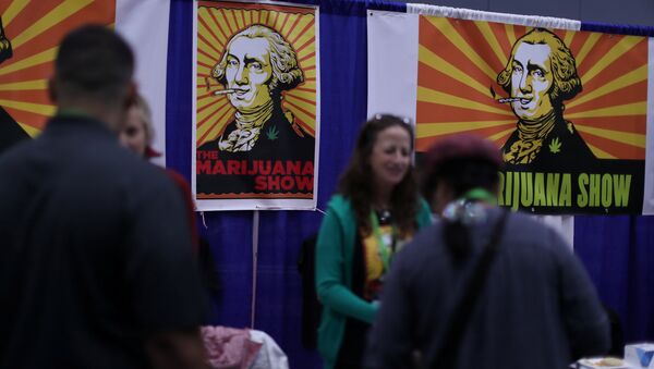 People view products at the Cannabis World Congress and Business Exposition, a trade show for the legalized adult use, medical marijuana and industrial hemp industries, in Los Angeles, California, U.S., September 15, 2017. - Sputnik International