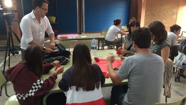 Barcelona's local residents 'occupy' schools ahead of Catalan independence vote - Sputnik International