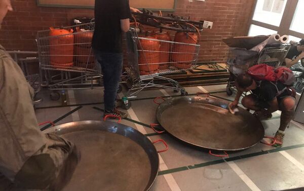 Barcelona's local residents 'occupy' schools ahead of Catalan independence vote Barcelona's local residents 'occupy' schools ahead of Catalan independence vote - Sputnik International