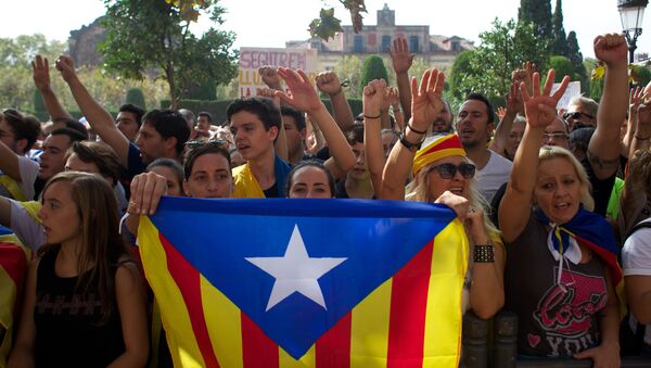 Participants in a general strike in Barcelona in support of Catalan independence referendum - Sputnik International