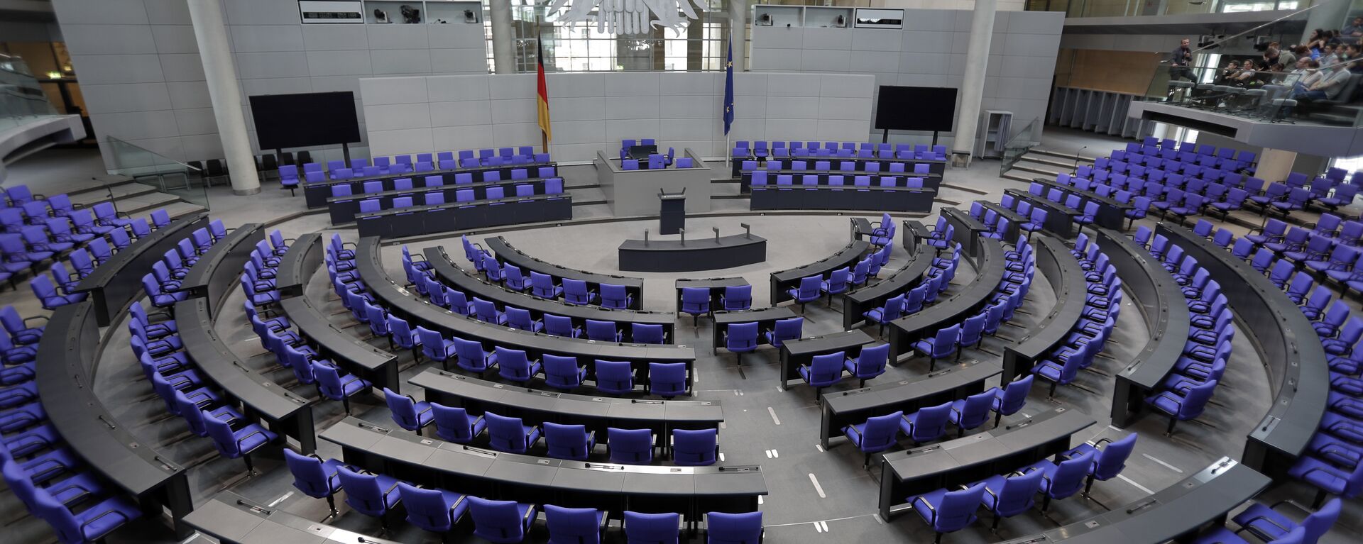 Interior view of the plenar hall of the German Federal Parliament, Bundestag, at the Reichstag building in Berlin, Germany, Tuesday, Sept. 26, 2017.  - Sputnik International, 1920, 20.11.2022