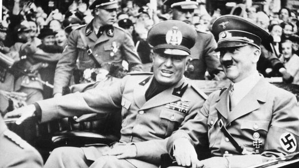 FILE - File photo dated Sept. 28, 1938 showing Italian dictator Benito Mussolini, at left in foreground, and Nazi leader Adolf Hitler, at right, taken just before the four power conference in Munich, Germany - Sputnik International