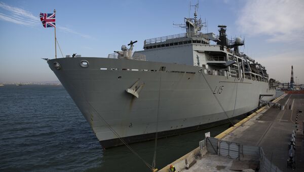 The British Royal Navy amphibious assault ship HMS Bulwark anchored in Haifa port, Israel, Tuesday, Nov. 22, 2016. - Sputnik International