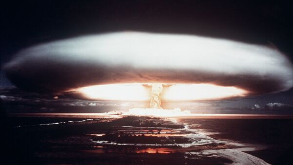 Picture taken in 1971, showing a nuclear explosion in Mururoa atoll - Sputnik International