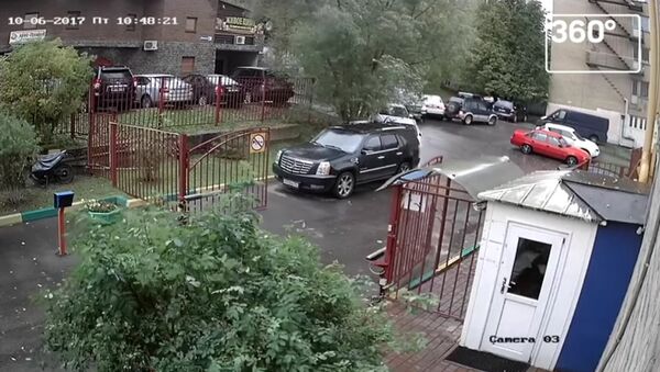 GTA Grandpa: Elderly Driver Destroys Russian Neighborhood in 20 Seconds - Sputnik International