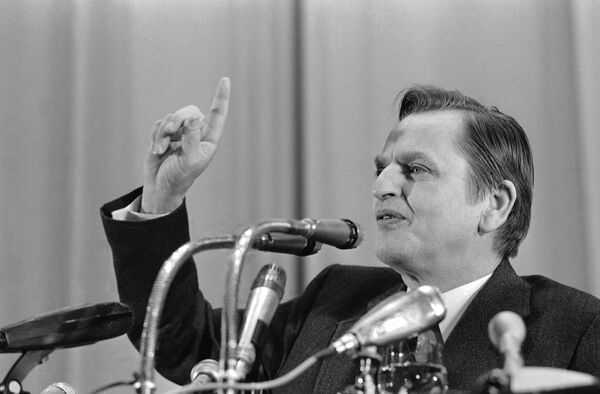 Swedish Prime Minister Olof Palme is shown at a news conference on Wednesday, April 7, 1976 during a visit to Moscow Swedish Prime Minister Olof Palme is shown at a news conference on Wednesday, April 7, 1976 during a visit to Moscow - Sputnik International