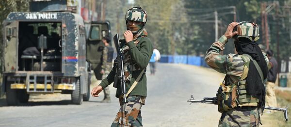 Indian paramilitary troopers stands guard after a gunfight with militants at Hajin village of Kashmir's Bandipora district, north of Srinagar Indian paramilitary troopers stands guard after a gunfight with militants at Hajin village of Kashmir's Bandipora district, north of Srinagar - Sputnik International