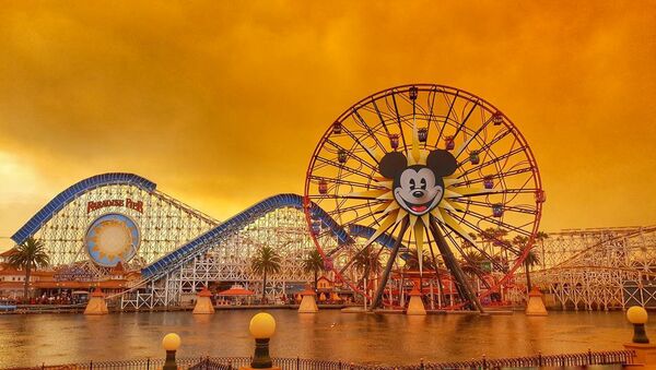 Disneyland is seen as wildfires rage across northern California, in Anaheim - Sputnik International