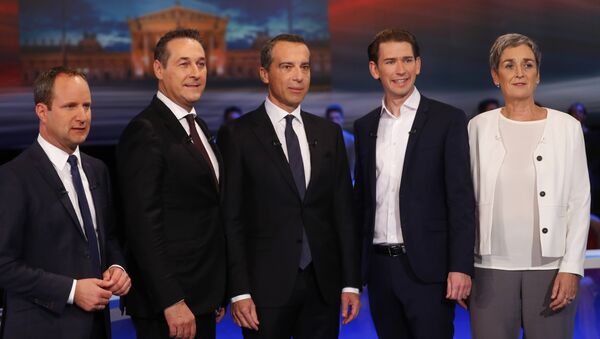 NEOS party top candidate Matthias Strolz, Freedom Party (FPOe) top candidate Heinz-Christian Strache, Social Democrats (SPOe) top candidate Christian Kern, People's Party (OeVP) top candidate Sebastian Kurz and Green party top candidate Ulrike Lunacek (L-R) prepare for a TV discussion in Vienna, Austria, October 12, 2017. - Sputnik International