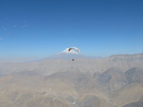 Paragliding in Iran - Sputnik International