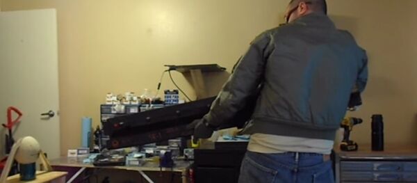 SEMI-AUTOMATIC RAILGUN: Tungsten vs cantaloupe - Sputnik International