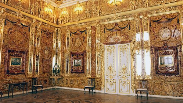 The famous Amber Room in Catherine Palace near St. Petersburg, Pushkin. (File) - Sputnik International