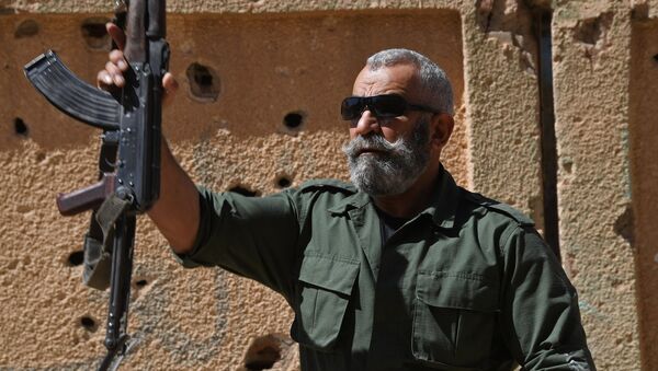 General Issam Zahreddine of the Republican Guard instructs new recruits in Deir ez-Zor, Syria. (File) - Sputnik International