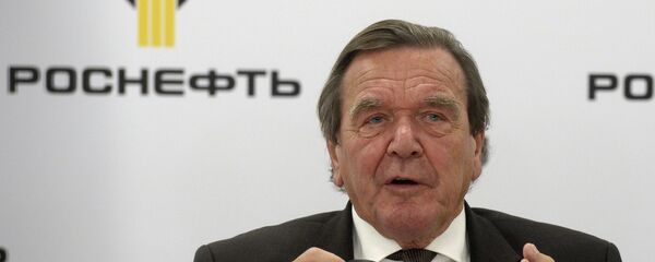 Former German Chancellor Gerhard Schroeder, newly elected chairman of the board of directors of Russia's oil giant Rosneft, speaks at a briefing in St.Petersburg, Russia, Friday, Sept. 29, 2017 - Sputnik International