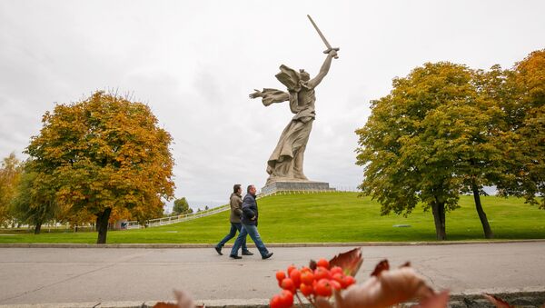 The Motherland Calls statue in Mamayev Kurgan in Volgograd - Sputnik International