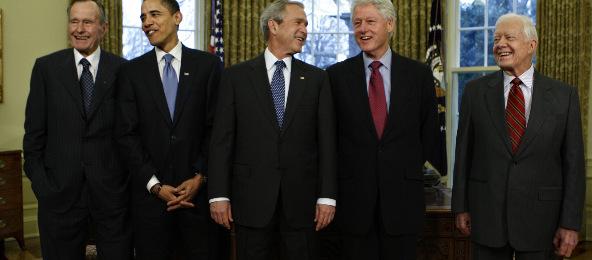 From left: Former US Presidents George H.W. Bush, Barack Obama, George W. Bush, Bill Clinton and Jimmy Carter at the White House in Washington, Jan. 7, 2009. - Sputnik International, 1920, 10.02.2021