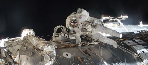 ESA (European Space Agency) astronaut Tim Peake seen during his first spacewalk - Sputnik International