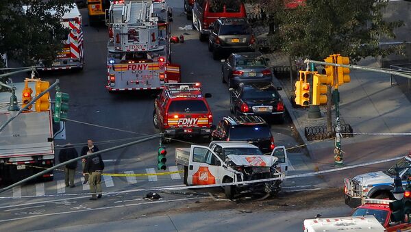 Emergency crews attend the scene of an alleged shooting incident on West Street in Manhattan, New York, U.S., October 31 2017. - Sputnik International