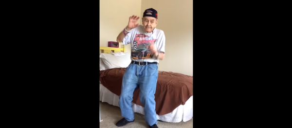Geriatric Jig: 90-Year-Old Man’s Dance Party - Sputnik International