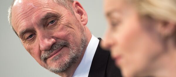 (File) German Defence Minister Ursula von der Leyen (R) and her Polish counterpart Antoni Macierewicz give a joint press conference following a meeting on January 28, 2016 in Berlin - Sputnik International