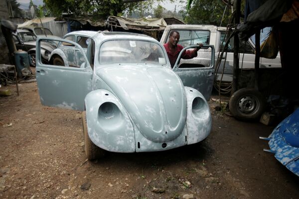 Legendary VW Beetle Gets Unexpected Second Wind in Ethiopia - Sputnik International
