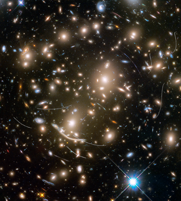Watch Out! Astronomers Detect Two Galaxy Groups on Violent Collision Course Watch Out! Astronomers Detect Two Galaxy Groups on Violent Collision Course - Sputnik International