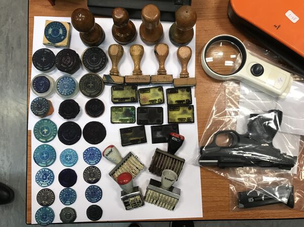 Greek police found several document-forging laboratories Greek police found several document-forging laboratories - Sputnik International
