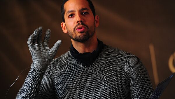 US Magician David Blaine is dressed to perform a small preview of his upcoming performance Electrified, during a press conference in New York. (File) - Sputnik International
