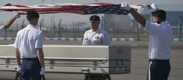 U.S Army Soldiers from the Defense POW/MIA Accounting Agency (DPAA) conduct a repatriation ceremony of possible American remains in New Delhi, India, Apr. 13, 2016 - Sputnik International
