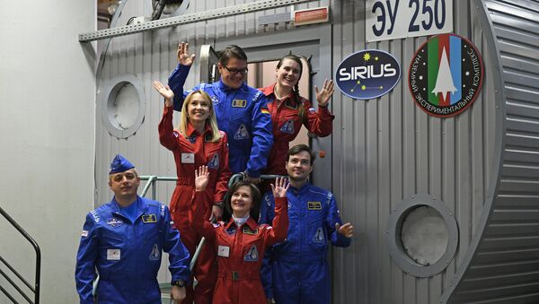 Members of the experiment to simulate the SIRIUS-17 lunar expedition in Moscow, from left: Mark Serov, Natalya Lysova, Viktor Fetter (Germany), Yelena Luchitskaya, Anna Kikina and Ilya Rukavishnikov - Sputnik International