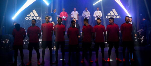 From L on the stage: Alessandro Del Piero, Xabi Alonso, Real Madrid's French coach Zinedine Zidane, Kaka and Lukas Podolski pose with the official match balls for the 2018 World Cup football tournament, named Telstar 18, during the unveiling ceremony in Moscow - Sputnik International