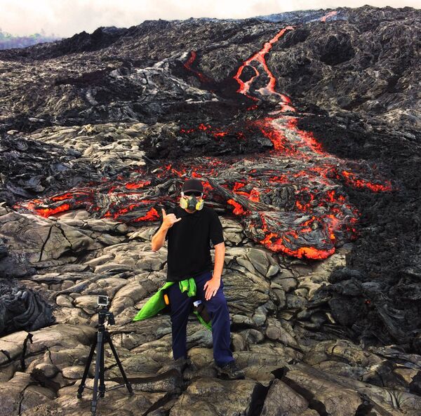 Erik Storm with his GoPro near molten lava in Hawaii - Sputnik International