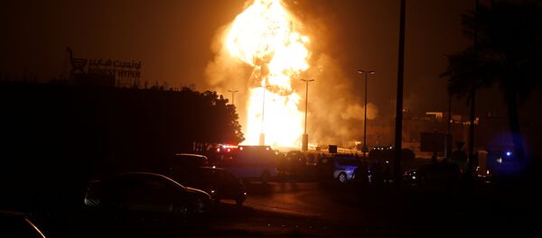Emergency and rescue workers are seen blocking the road leading to a fire in at oil pipeline in Buri village south of Manama, Bahrain, November 10, 2017 Emergency and rescue workers are seen blocking the road leading to a fire in at oil pipeline in Buri village south of Manama, Bahrain, November 10, 2017 - Sputnik International