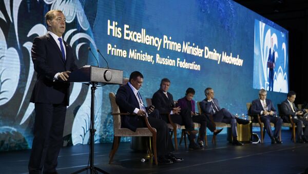 Russian Prime Minister Dmitry Medvedev speaking at the 31st ASEAN summit - Sputnik International
