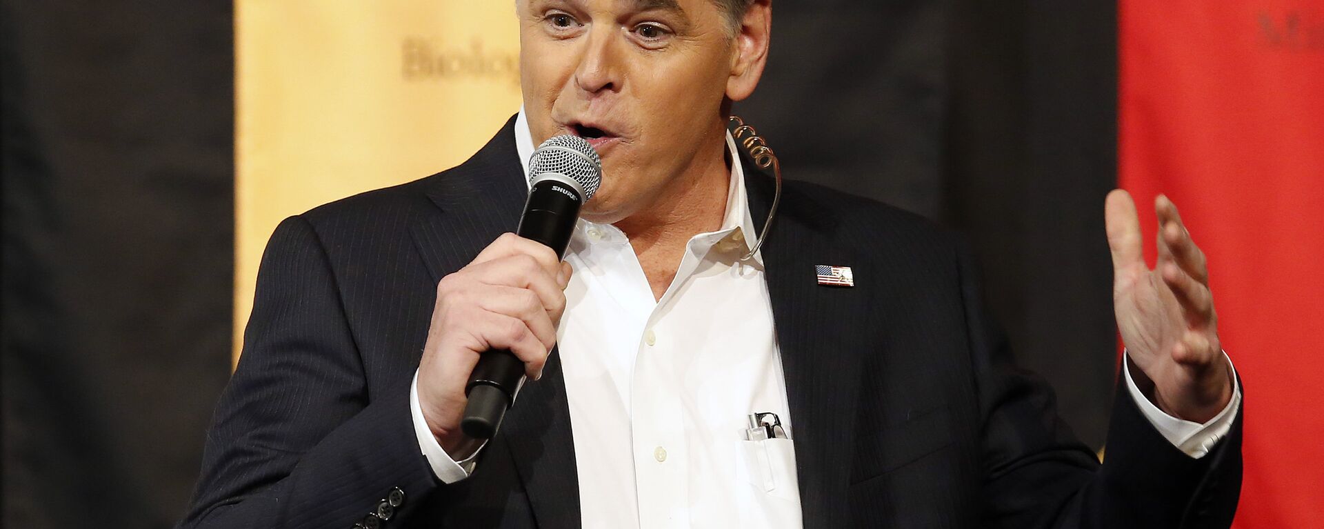 In this March 18, 2016 file photo, Fox News Channel's Sean Hannity speaks during a campaign rally for Republican presidential candidate, Sen. Ted Cruz, R-Texas, in Phoenix.  - Sputnik International, 1920, 17.02.2023