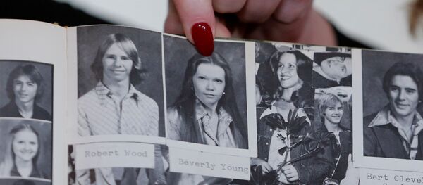 Accuser Beverly Young Nelson points to a photograph of herself in her high school yearbook after making a statement claiming that Alabama senate candidate Roy Moore sexually harassed her when she was 16, in New York, U.S., November 13, 2017 Accuser Beverly Young Nelson points to a photograph of herself in her high school yearbook after making a statement claiming that Alabama senate candidate Roy Moore sexually harassed her when she was 16, in New York, U.S., November 13, 2017 - Sputnik International