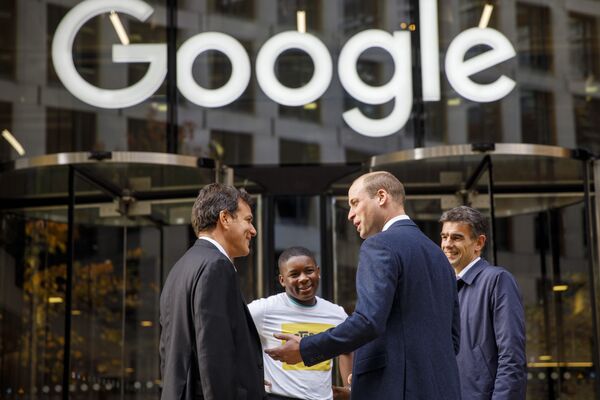 Britain's Prince William, Duke of Cambridge, 2nd right, chats with British entrepeneur Brent Hoberman, left, anti-cyber bullying campaigner James Okulaja, 2nd left, and President of EMEA Business and Operations for Google, Matt Brittin during his visit to launch the national action plan to tackle cyberbullying at the London headquarters of Google and YouTube in King's Cross, London, Thursday, Nov. 16, 2017. Britain's Prince William, Duke of Cambridge, 2nd right, chats with British entrepeneur Brent Hoberman, left, anti-cyber bullying campaigner James Okulaja, 2nd left, and President of EMEA Business and Operations for Google, Matt Brittin during his visit to launch the national action plan to tackle cyberbullying at the London headquarters of Google and YouTube in King's Cross, London, Thursday, Nov. 16, 2017. - Sputnik International