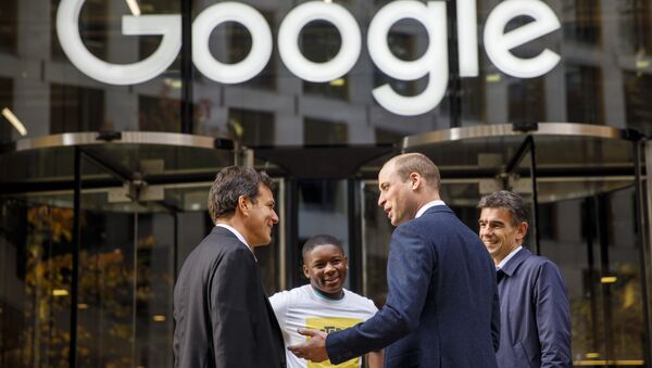 Britain's Prince William, Duke of Cambridge, 2nd right, chats with British entrepeneur Brent Hoberman, left, anti-cyber bullying campaigner James Okulaja, 2nd left, and President of EMEA Business and Operations for Google, Matt Brittin during his visit to launch the national action plan to tackle cyberbullying at the London headquarters of Google and YouTube in King's Cross, London, Thursday, Nov. 16, 2017. - Sputnik International