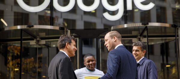 Britain's Prince William, Duke of Cambridge, 2nd right, chats with British entrepeneur Brent Hoberman, left, anti-cyber bullying campaigner James Okulaja, 2nd left, and President of EMEA Business and Operations for Google, Matt Brittin during his visit to launch the national action plan to tackle cyberbullying at the London headquarters of Google and YouTube in King's Cross, London, Thursday, Nov. 16, 2017. - Sputnik International