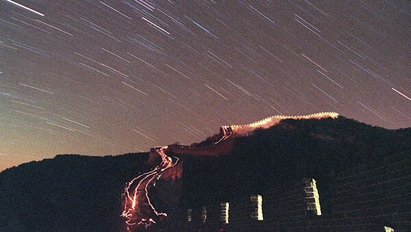 The Leonid meteor shower lights up the sky above China's Great Wall in Badaling. (File) - Sputnik International