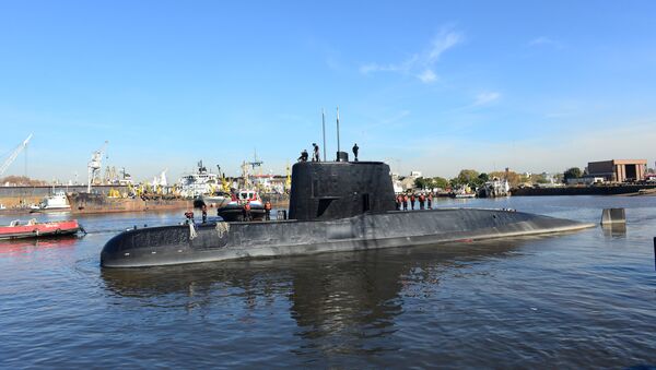 The Argentine military submarine ARA San Juan and crew are seen leaving the port of Buenos Aires, Argentina June 2, 2014 - Sputnik International